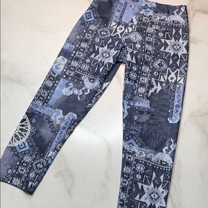 Soulcycle X Terez Patterned Capri Leggings Size XS